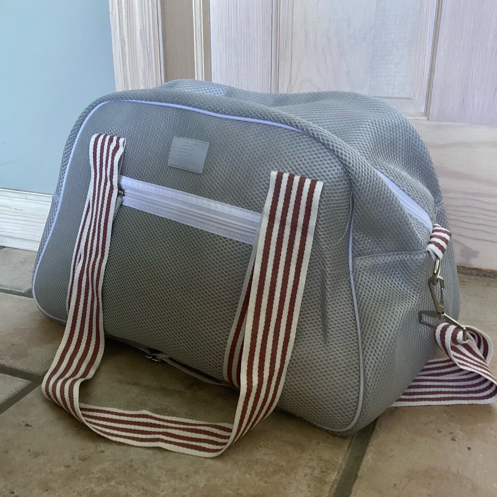 NWOT New Balance Mesh Gym/Overnight Bag